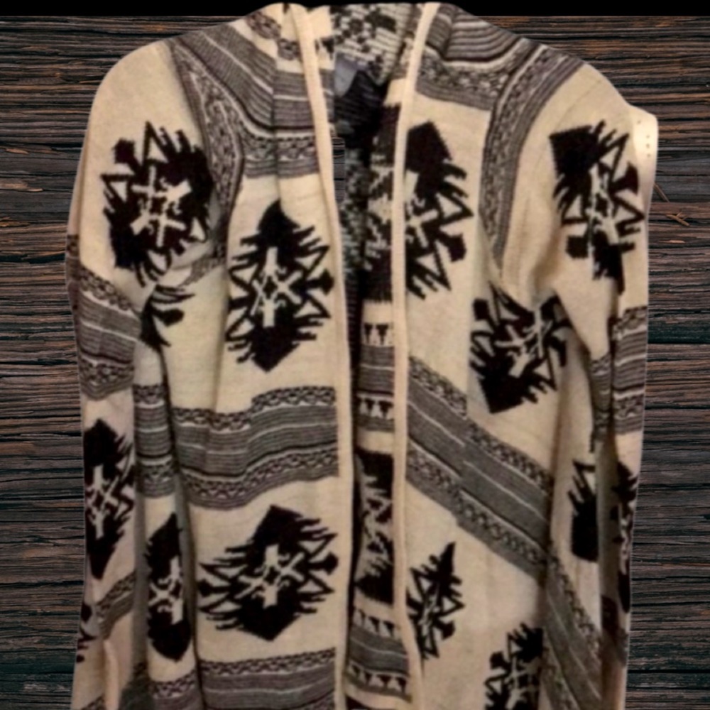 🌺NWT  Tribal Sweater a little Yellowstone inspired Gorgeous sweater brand New - Picture 6 of 6